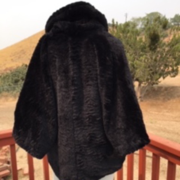 BEAUTIFUL FAUX 'MINK' JACKET - Picture 5 of 10